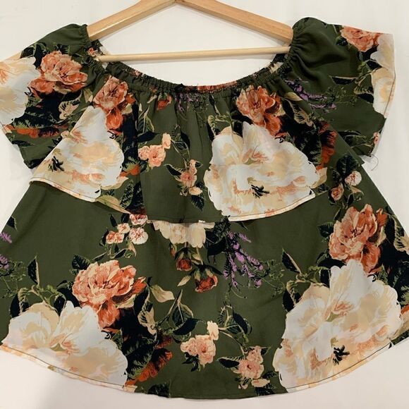 GUESS green  boho spring floral top off shoulder  cold shoulder small - Picture 5 of 9
